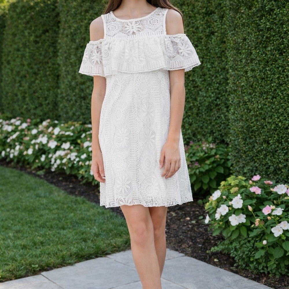 Women’s Off-White Lace Cold-Shoulder Dress